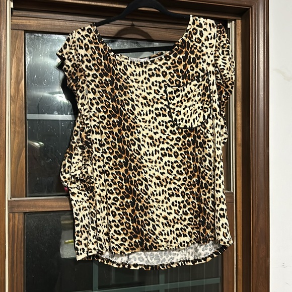 Leopard top - Picture 2 of 3